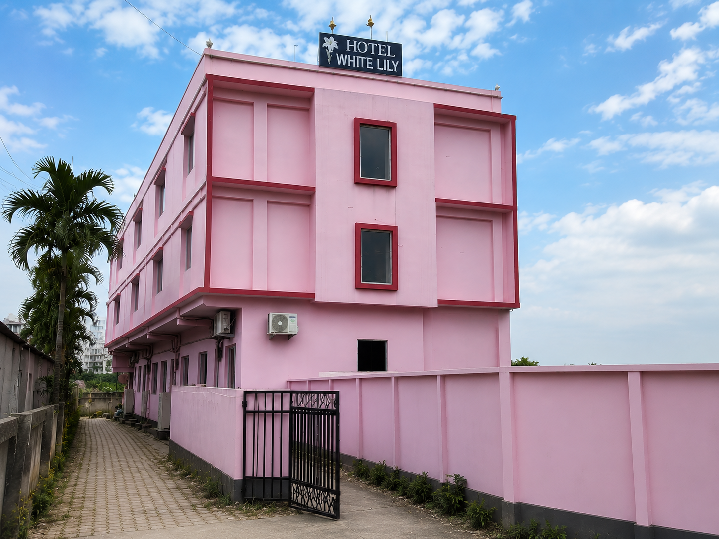 hotel white lily